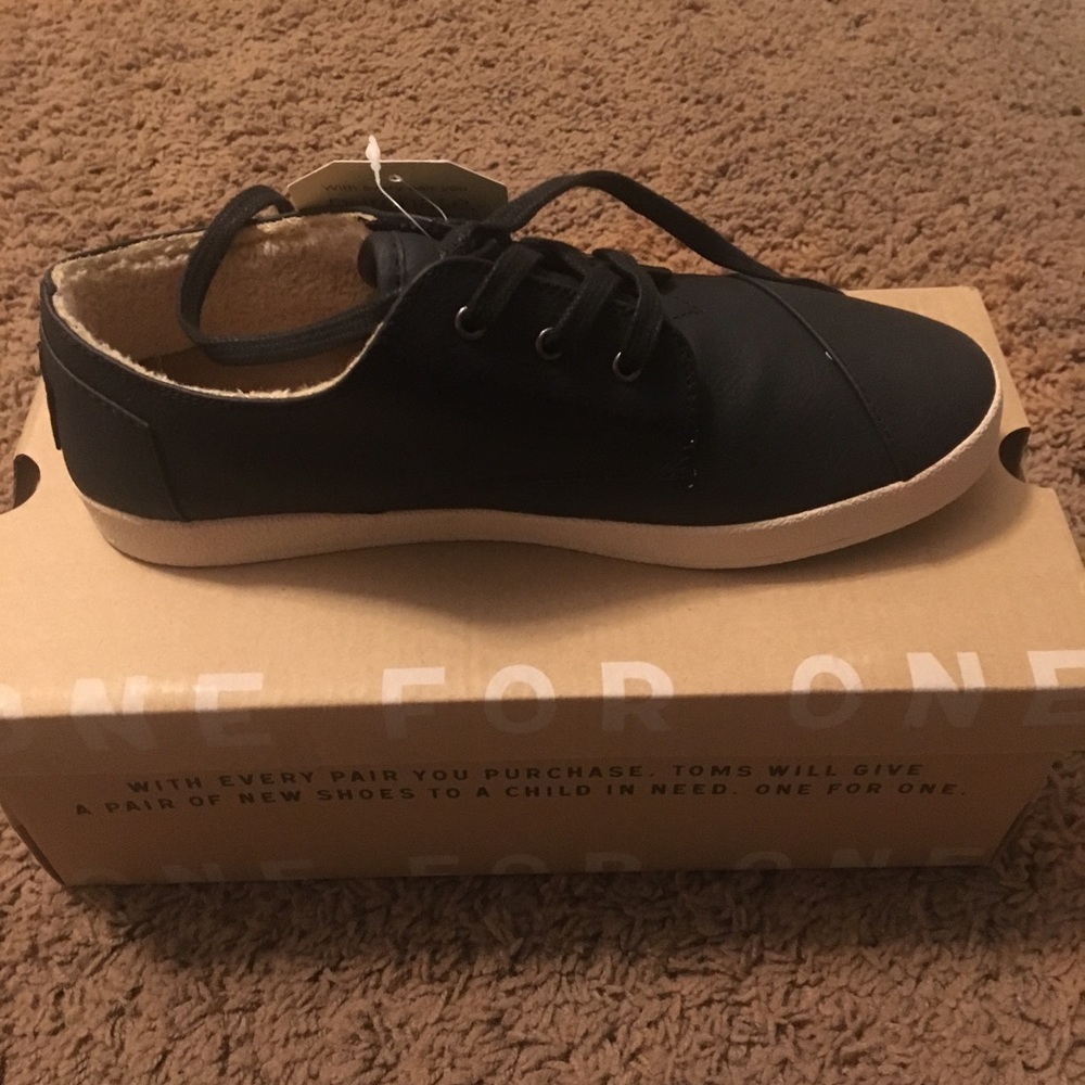 New in box- Tom’s shoes